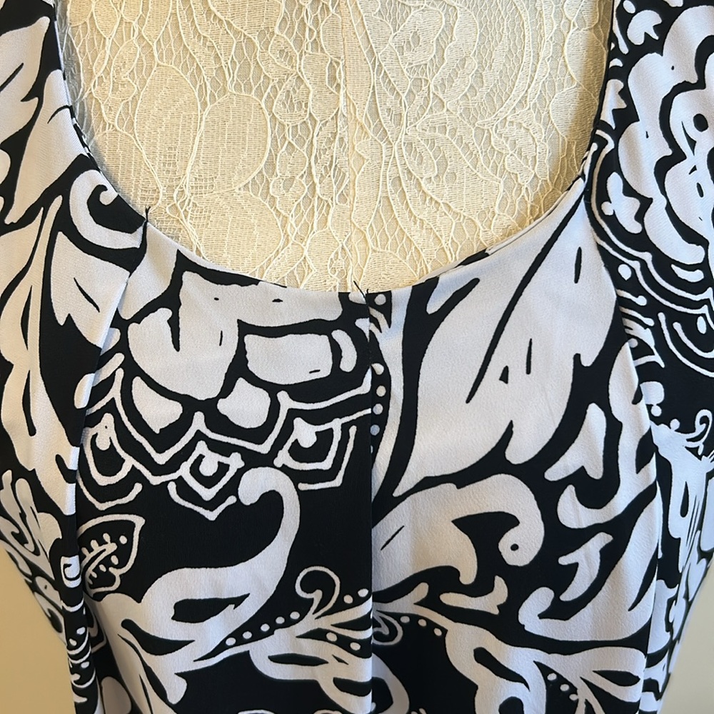 White House Black market tunic - Picture 2 of 6